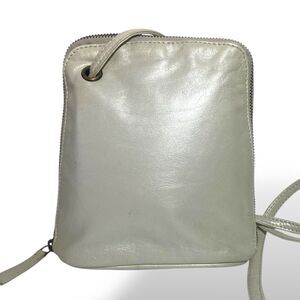 Latico NJ Ivory Genuine Leather Crossbody Shoulder Bag Purse USA Zip-Around